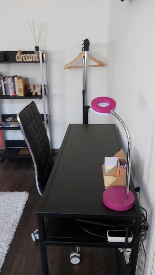 City Center Minimalist Apartment Oradea Extérieur photo